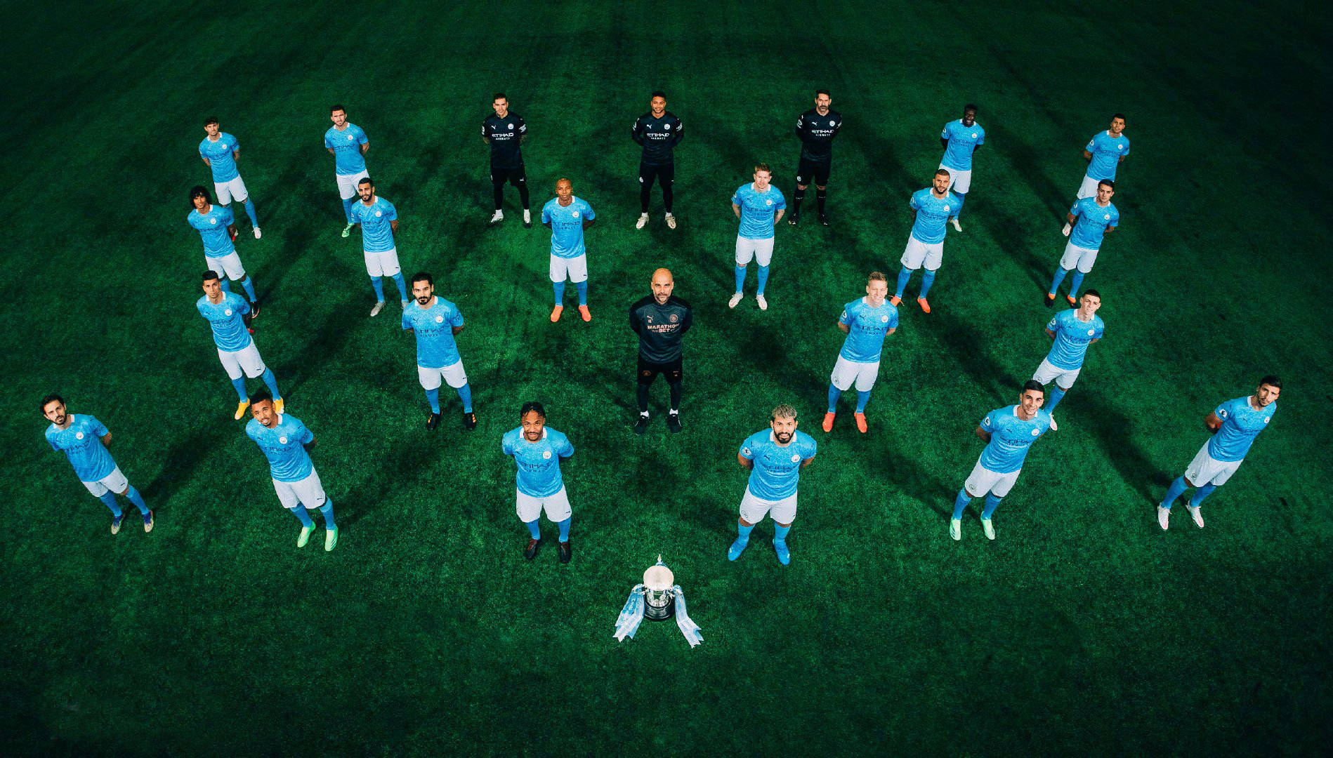 关于胜利的呼啸声！球队历经千辛晋级决赛的信息