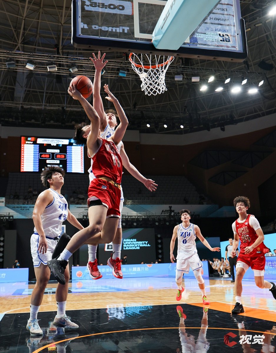 开云体育直播-著名篮球队员的出色表现引起媒体瞩目