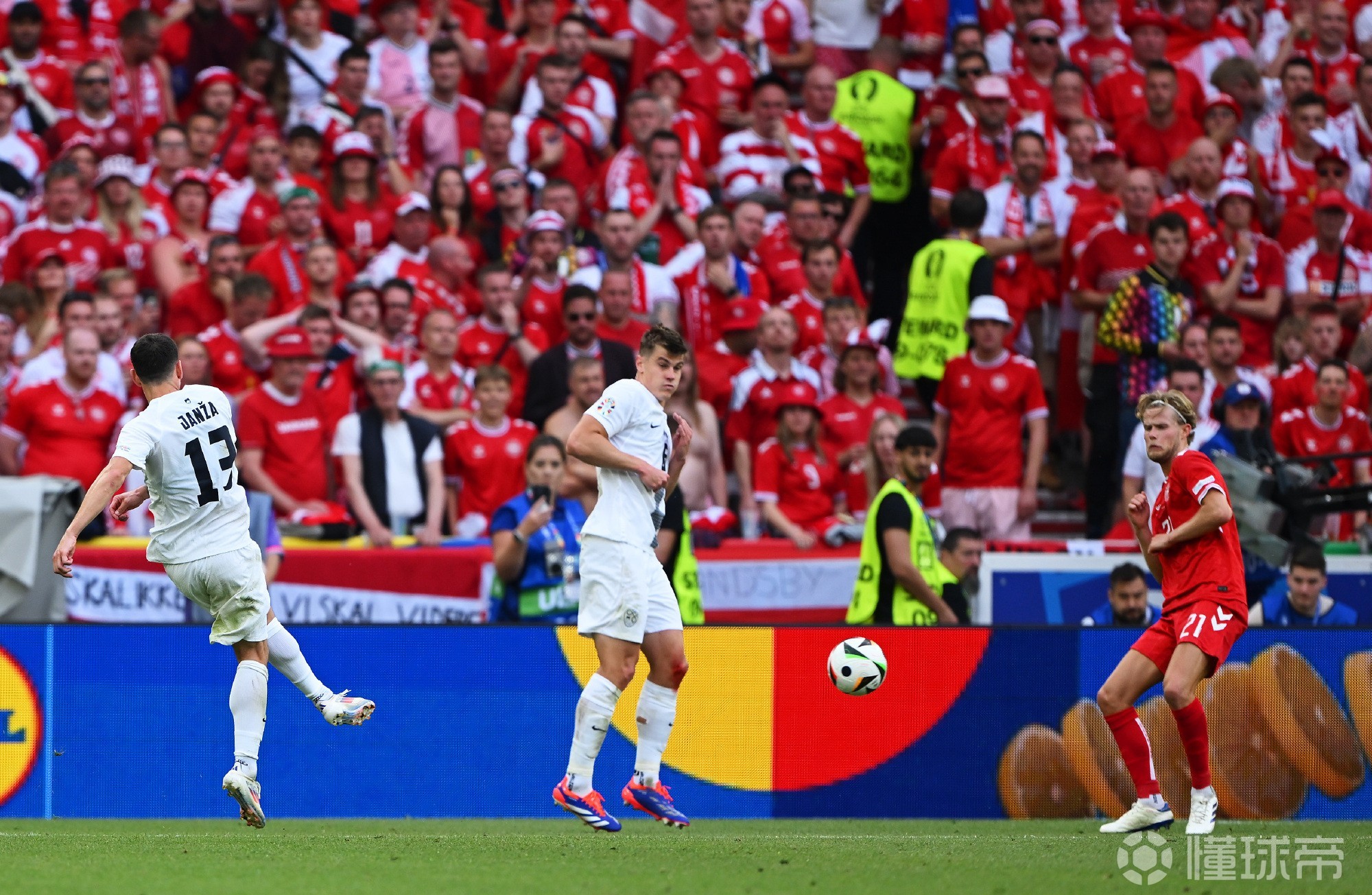 关于斯洛文尼亚击败克罗地亚，晋级欧洲杯明朗的信息