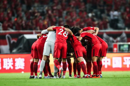 开云APP-包含泰达主场不敌恒大，积分榜上遭遇连败的词条