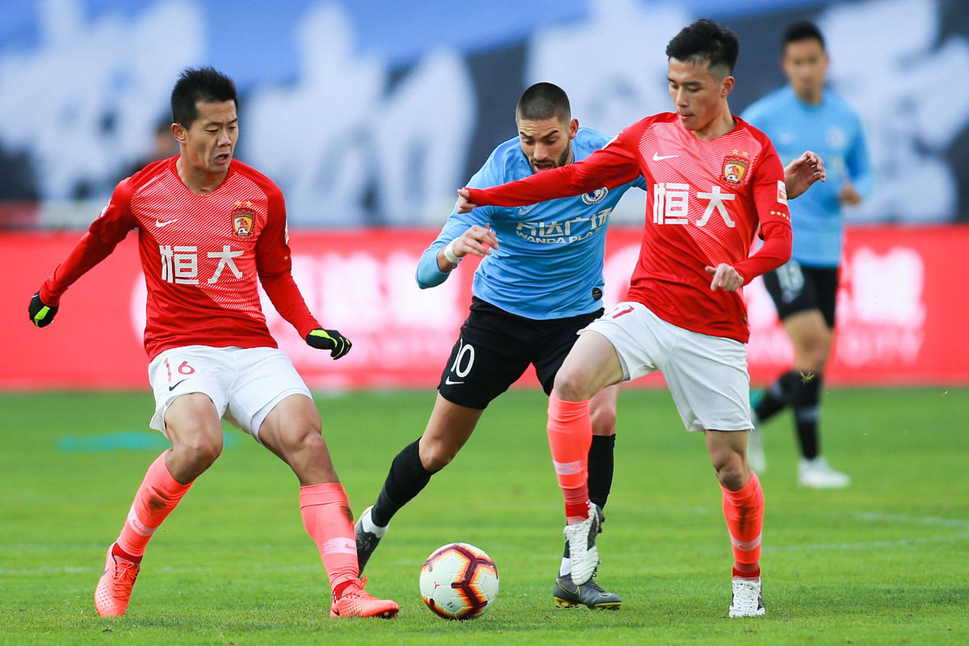 广州恒大豪取三分再次成为亚洲霸主的简单介绍 广州恒大豪取三分再次成为亚洲霸主的简单介绍