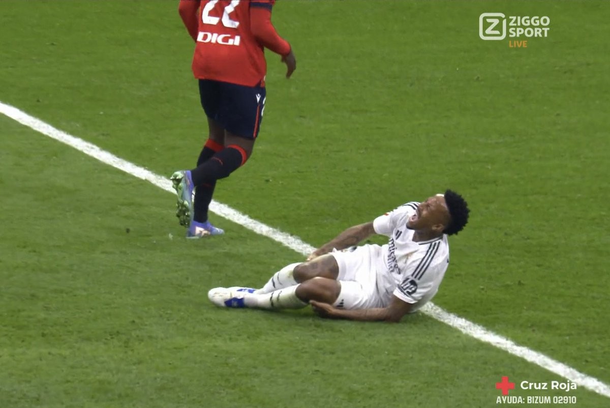 包含皇马后卫紧急伤退，球队防线遭考验的词条