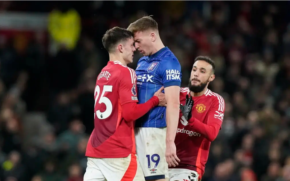 开云体育下载-曼联战绩稳固，斯托克城虎视眈眈的简单介绍