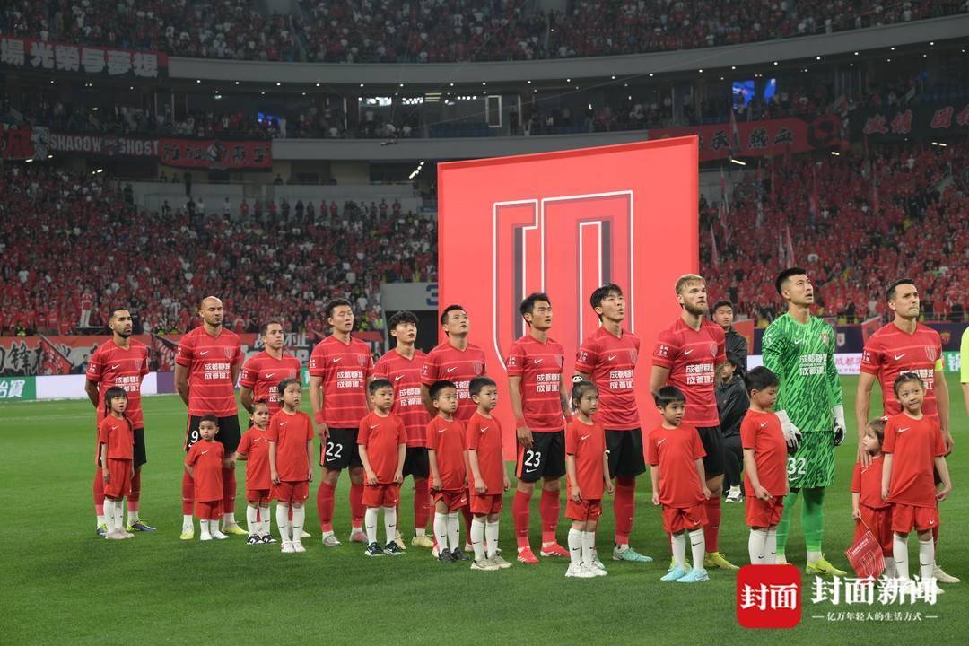 开云体育app-包含申花队努力奋斗，为球迷带来胜利的喜悦的词条