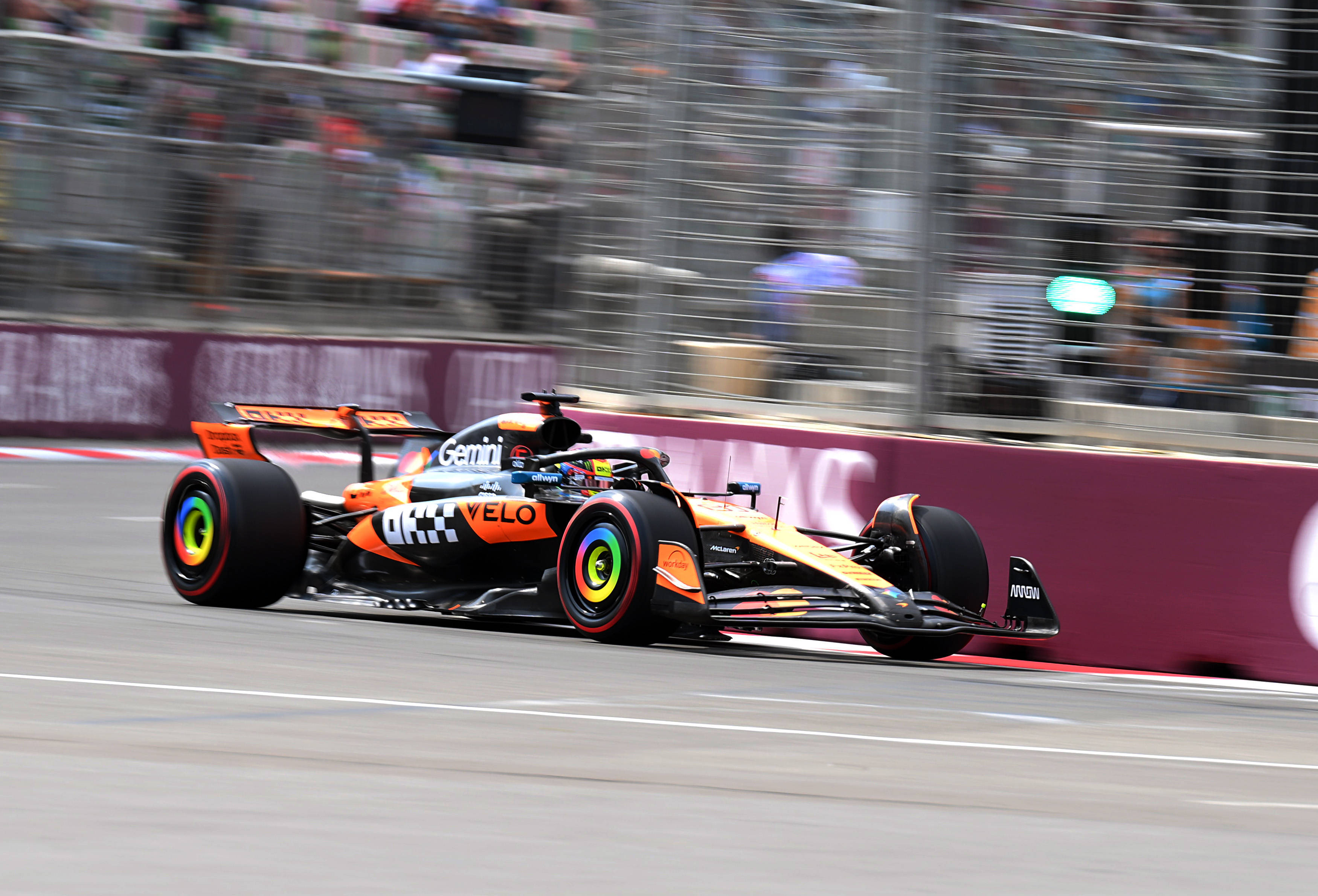 迈凯伦轻取法拉利,维斯塔潘统治全场的简单介绍 迈凯伦轻取法拉利,维斯塔潘统治全场的简单介绍