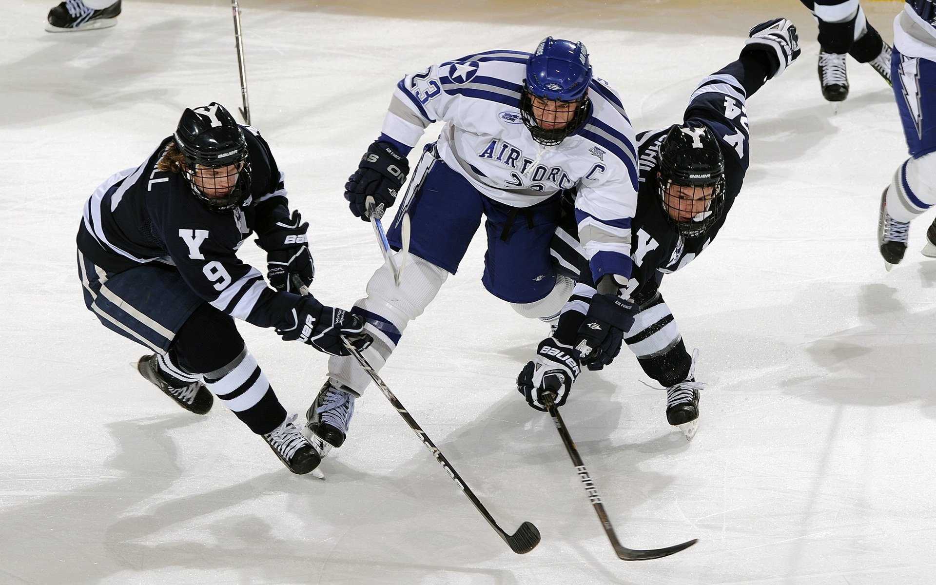 引擎轰鸣与篮球入网，当F1新赛季揭幕战之夜遇见詹姆斯的历史性纪录