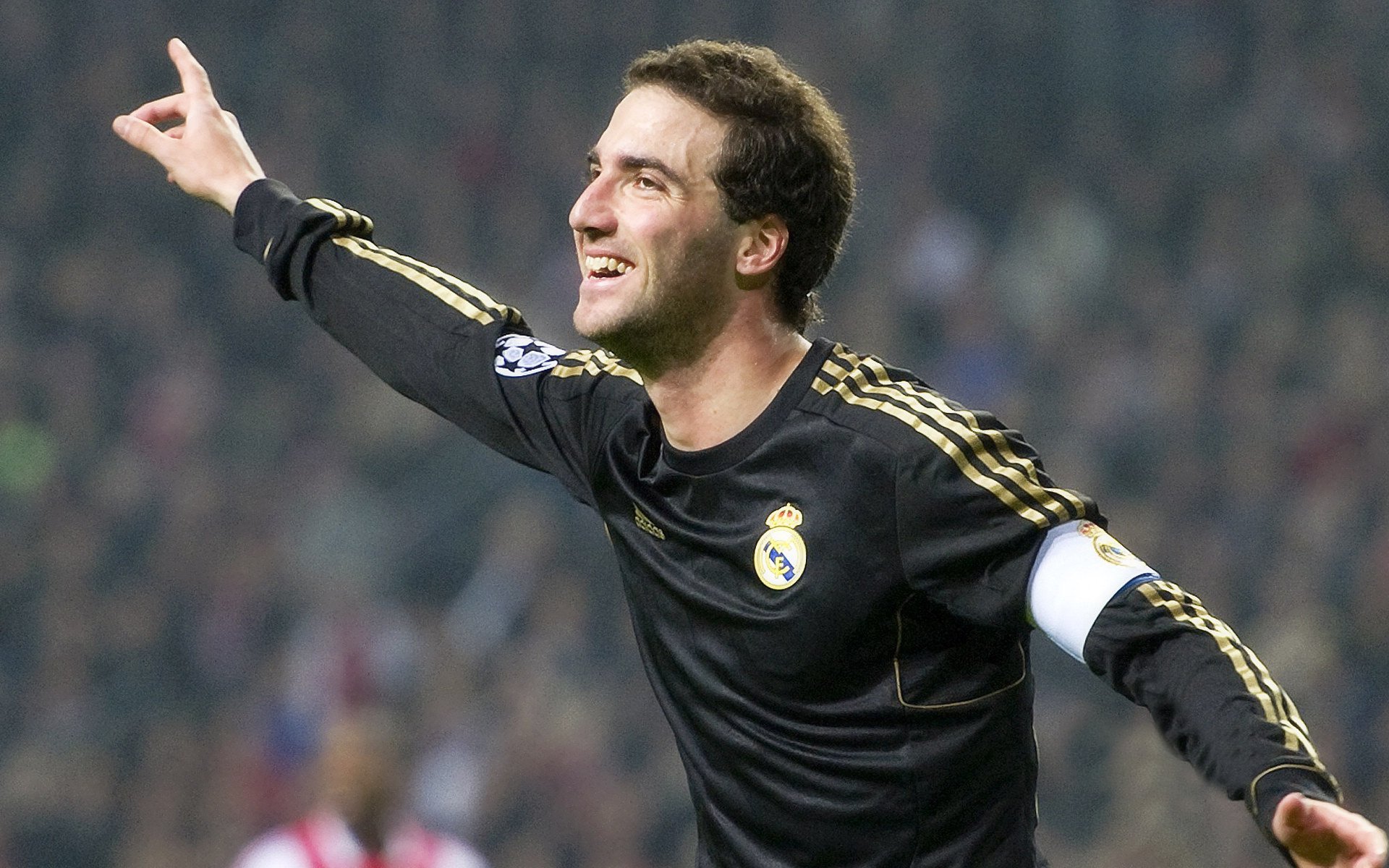 萨内一锤定音,德国战车闪电击溃阿根廷