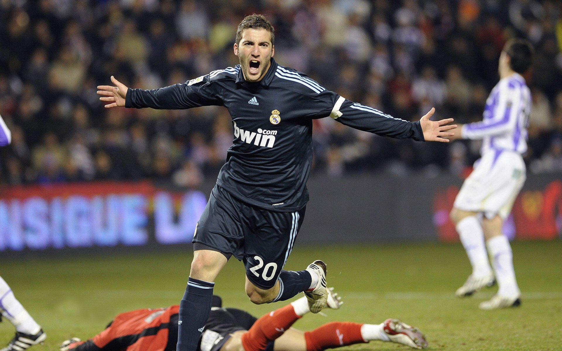 从美加墨世界杯焦点战到中超赛场，深圳队的碾压式胜利哲学