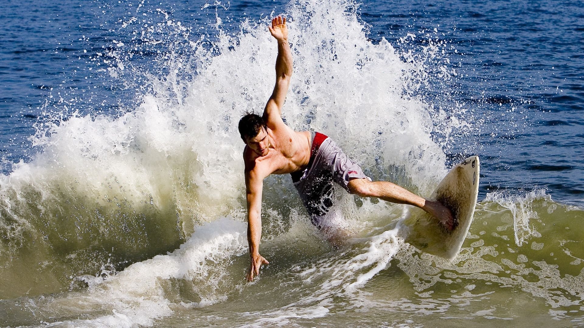 突尼斯翻盘勒沃库森，布雷默如何成为关键先生