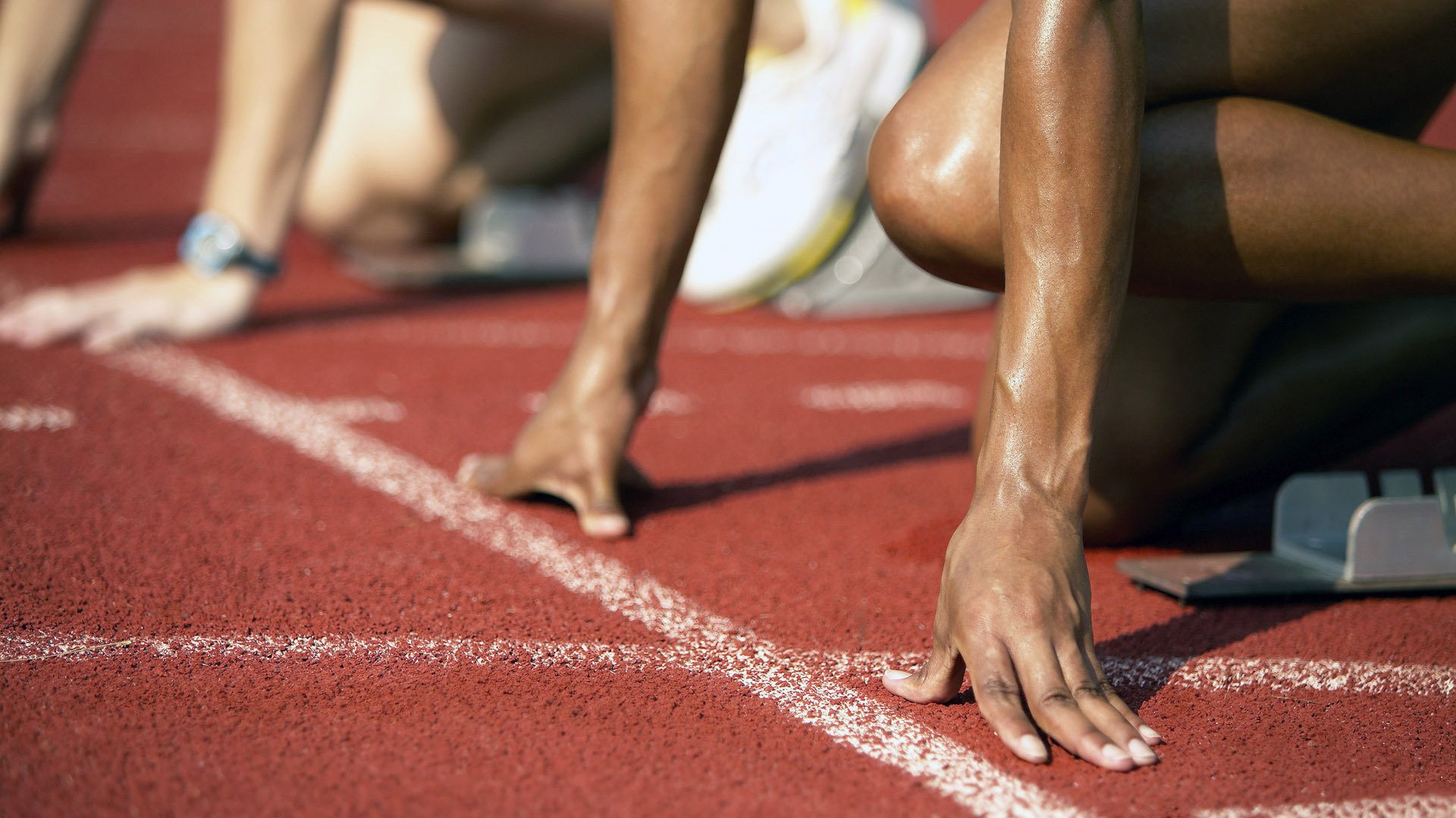 绿茵场外的乒乓热战，当波兰队完胜英格兰，樊振东状态点燃体育之夏